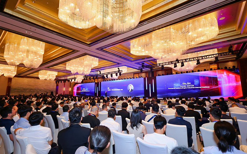 尊龙凯时宣布全球首个流程工业可信大模子TPT 2，，，，，，，“工业AI数据同盟”同步建设